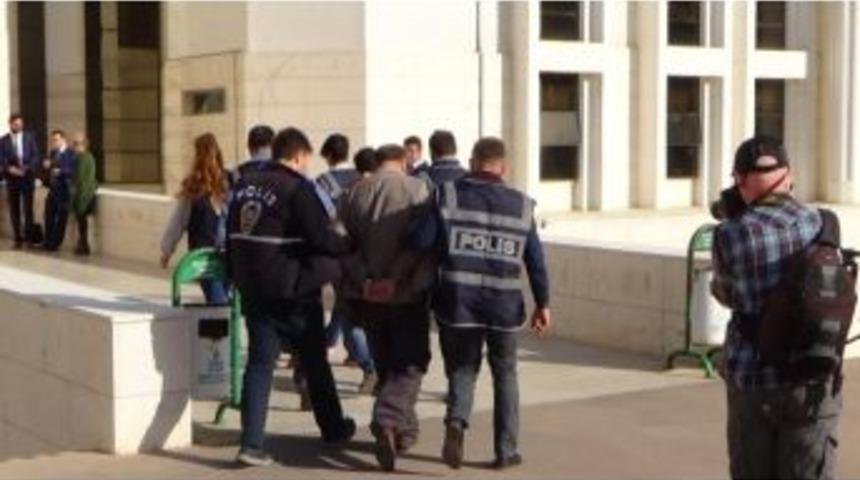 Edremit&rsquo;te Fet&ouml; Operasyonu: 3 G&ouml;zaltı