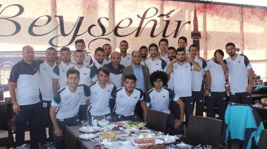 &Ouml;zaltun, Belediyesporlu Futbolcularla Kahvaltıda Buluştu