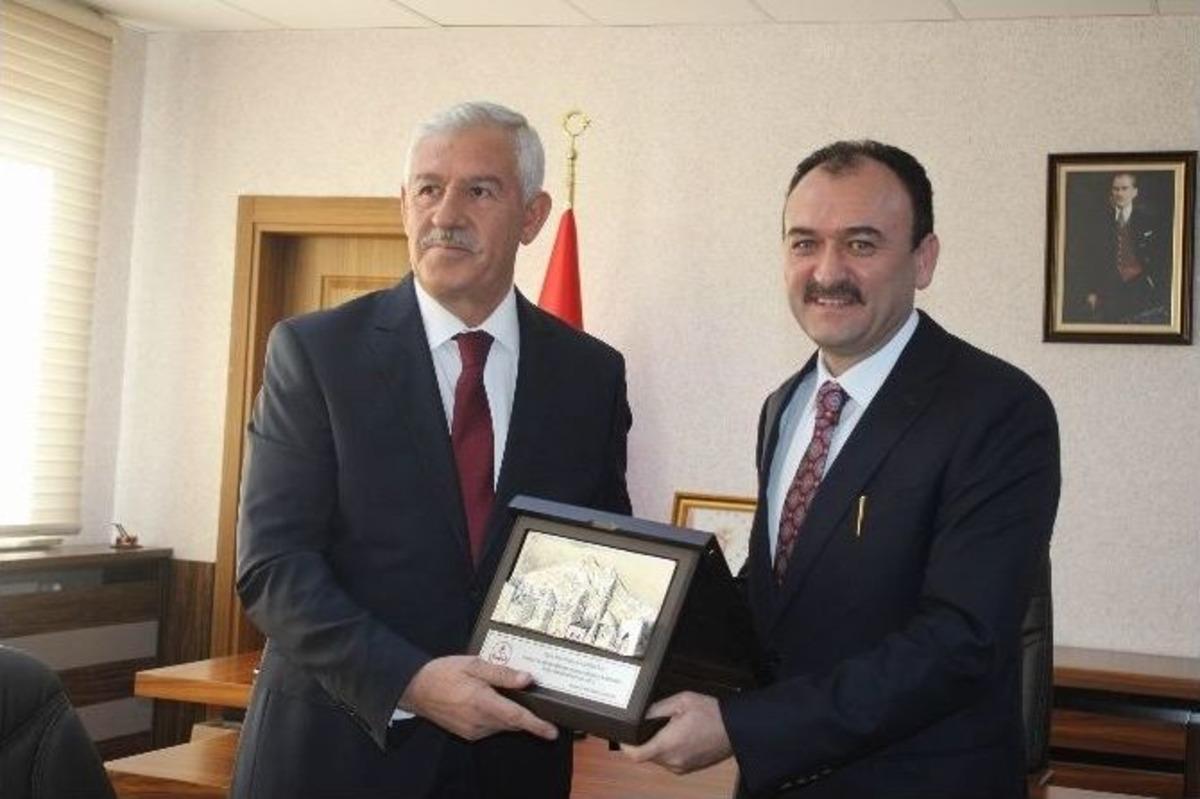 İl Milli Eğitim M&uuml;d&uuml;rl&uuml;ğ&uuml;&rsquo;nde Devir Teslim T&ouml;reni