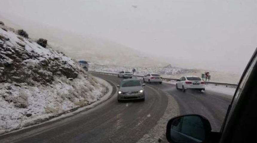 Van&rsquo;da Kar Yağışı