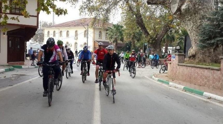 Turizm İ&ccedil;in Pedal &Ccedil;evirdiler