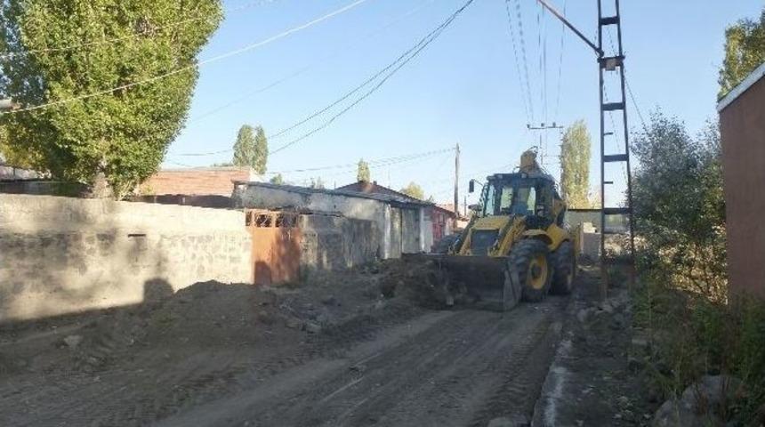 Kars Belediyesi Fenişleri M&uuml;d&uuml;rl&uuml;ğ&uuml; Gece-g&uuml;nd&uuml;z &Ccedil;alışıyor