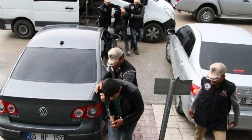 Van&rsquo;da Okul Yakanlara Operasyon