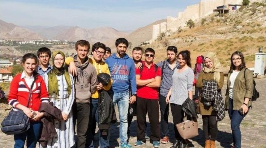 Cumhuriyet &Uuml;niversitesi&rsquo;ne Yeni Kayıt Yaptıran &Ouml;ğrencilere Sivas Tanıtılıyor