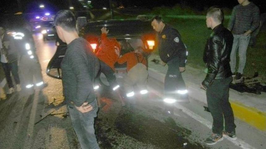 Kaldırıma &Ccedil;arpıp, Takla Attı