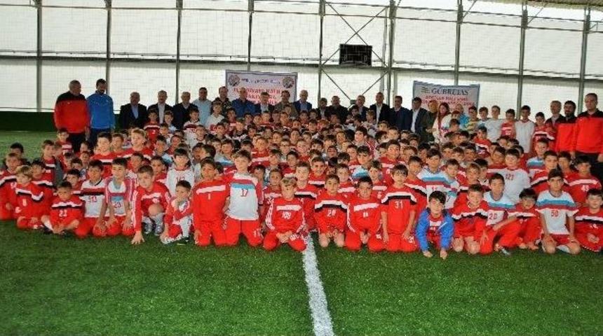 K&ouml;rfez&rsquo;de Minik &Ouml;ğrencilere S&uuml;t Dağıtımı Yapıldı