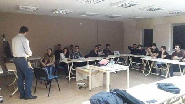 Eskişehir’deki Azerbaycanlı Öğrencilere ’’liderlik Ve Özgüven’’ Semineri