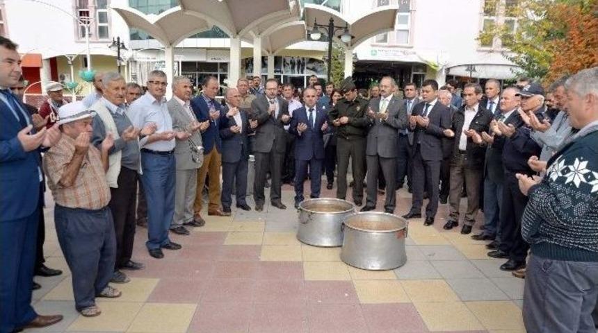 G&ouml;rdes&rsquo;te 7 Bin Kişiye Aşure Hayrı