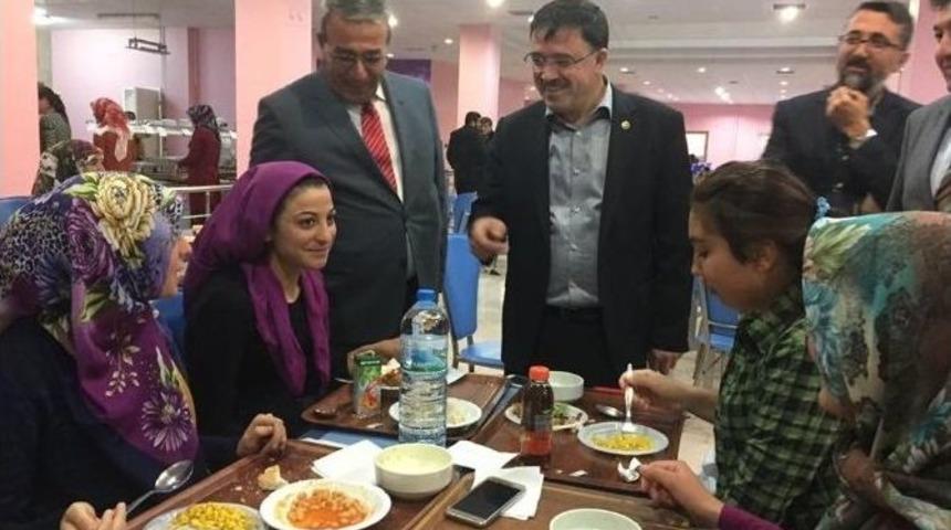 Ak Parti Yozgat Milletvekili Yusuf Başer "&ouml;ğrencilere Otel Konforunda Yurt Hizmeti Sunuyoruz"