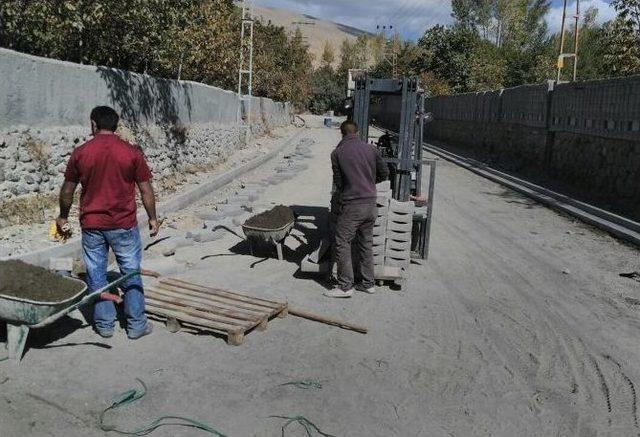 Adilcevaz’da Yol Yapım Çalışmaları