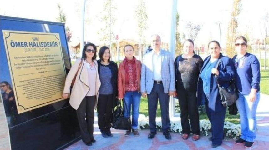 Adliye Personeli Ve Yunus Ekipleri, Kahraman Halisdemir&rsquo;in Kabrini Ziyaret Etti