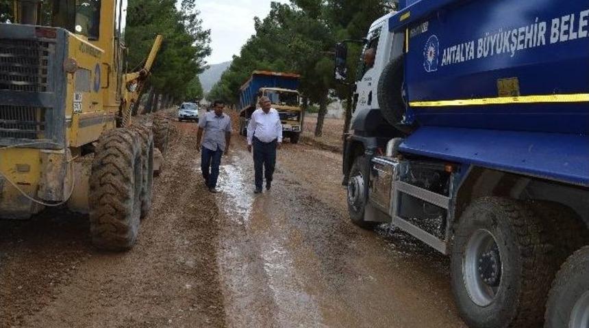 Korkuteli &Ccedil;omaklı Yolu Yenileniyor