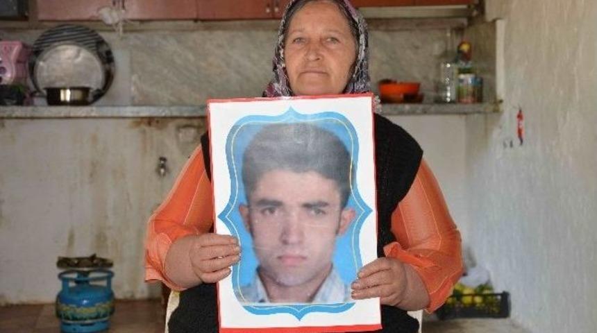 7 Yıl &Ouml;nce Kaybolan Oğlunu Arıyor