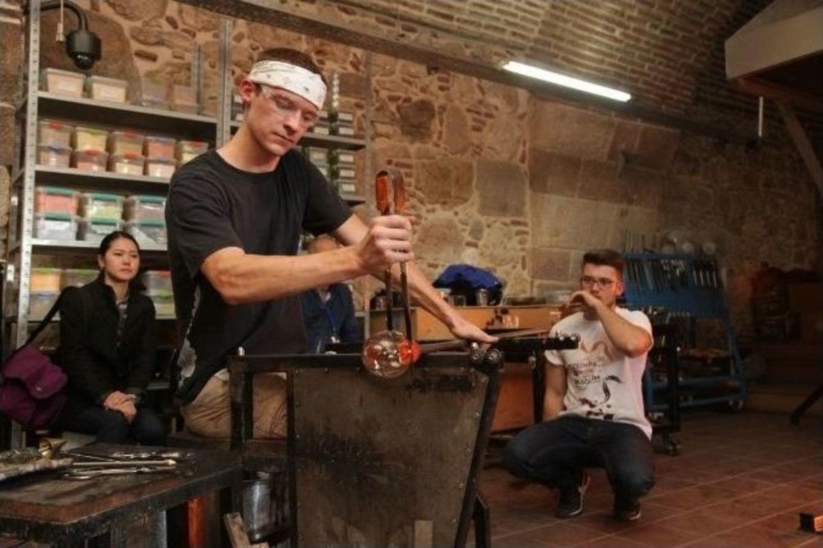 D&uuml;nyanın En &Uuml;nl&uuml; Cam Ustaları Tarihi Kurşunlu K&uuml;lliyesi&rsquo;nde Buluştu