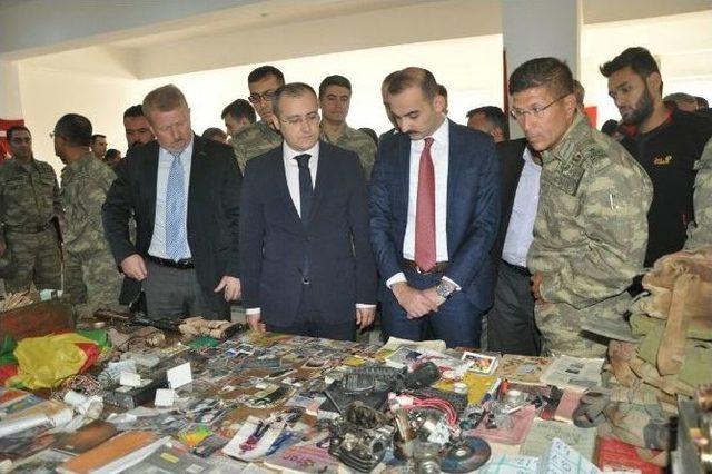 Pkk Operasyonunda Ele Ge&ccedil;irilen Silahlar Sergilendi 1