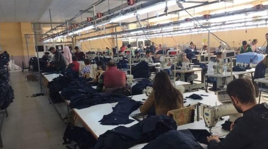 Başkan G&uuml;rsoy&rsquo;dan Tekstil Fabrikasına Ziyaret