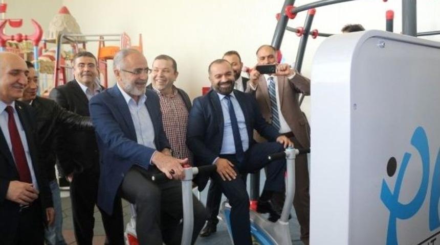 Cumhurbaşkanı Başdanışmanı Top&ccedil;u, Ankaralı Sanayicilerle Buluştu
