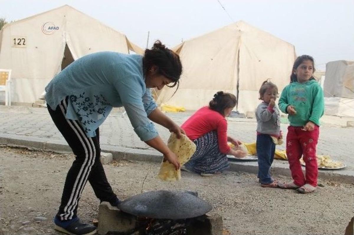 Deaş Zulm&uuml;nden Ka&ccedil;an Yezidiler Irak&rsquo;a D&ouml;nmek İstemiyor