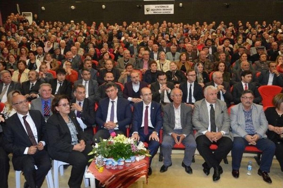Niksar&rsquo;da &ldquo;cumhuriyet Ve Demokrasi&rdquo; Konferansı