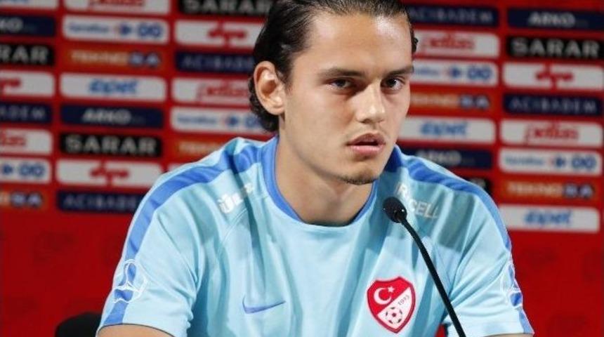 Enes &Uuml;nal: "bana Sert M&uuml;dahaleler Yapılıyor, Tekmeler Atılıyor"