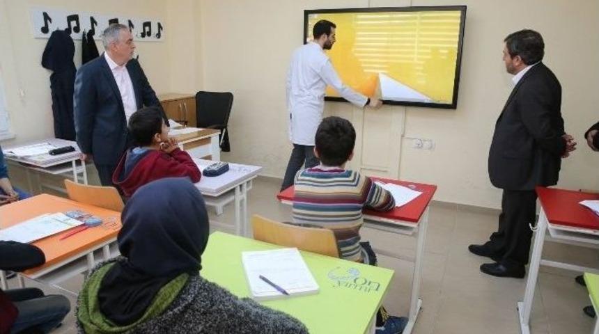 Ey&uuml;p Belediyesi Simurg Bilgi Evleri, &Ouml;ğrencileri Teog&rsquo;a Hazırlıyor