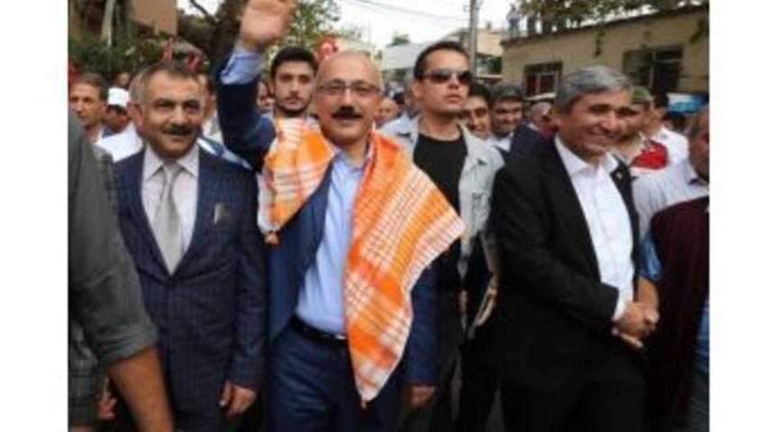 Bakan Elvan, Bir Vaadini Daha Yerine Getirdi