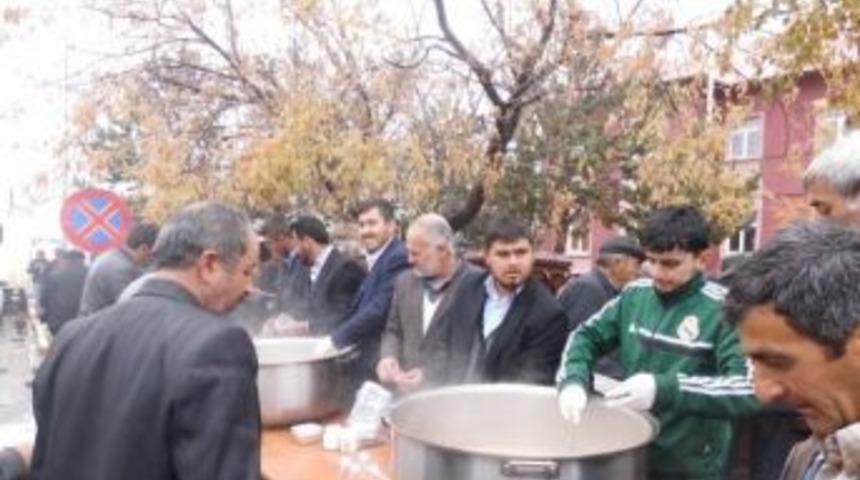 &Ccedil;ıldır M&uuml;ft&uuml;l&uuml;ğ&uuml;nden Vatandaşlara Aşure