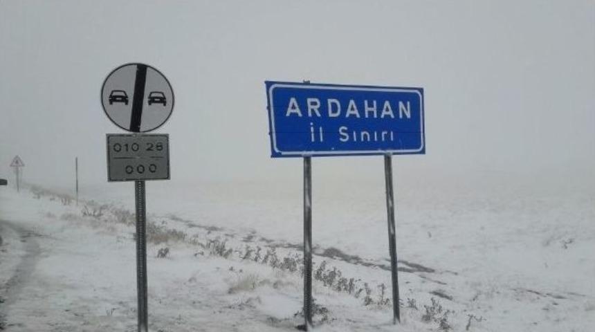 Sahara Ge&ccedil;idi Karla Kaplandı