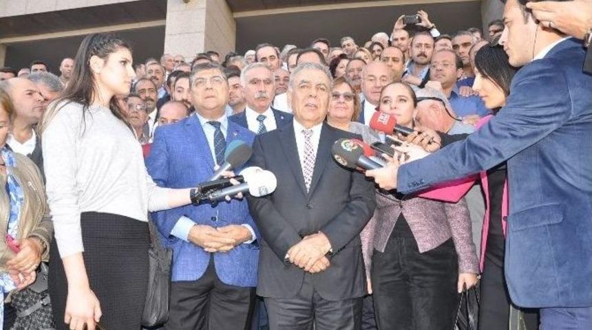 İzmir B&uuml;y&uuml;kşehir Belediyesi Davası Yine Ertelendi