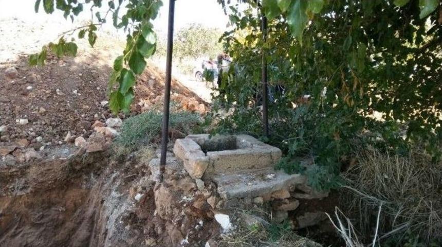 Kuyuya Atılan Bek&ccedil;i D&ouml;v&uuml;lerek &Ouml;ld&uuml;r&uuml;lm&uuml;ş