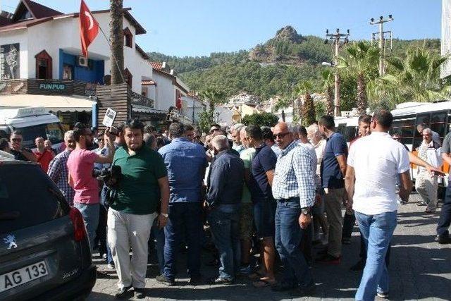 Marmaris&rsquo;te Dolmuşcular Yeni &Ccedil;alışma Saatlerine Tepki G&ouml;sterdi 1