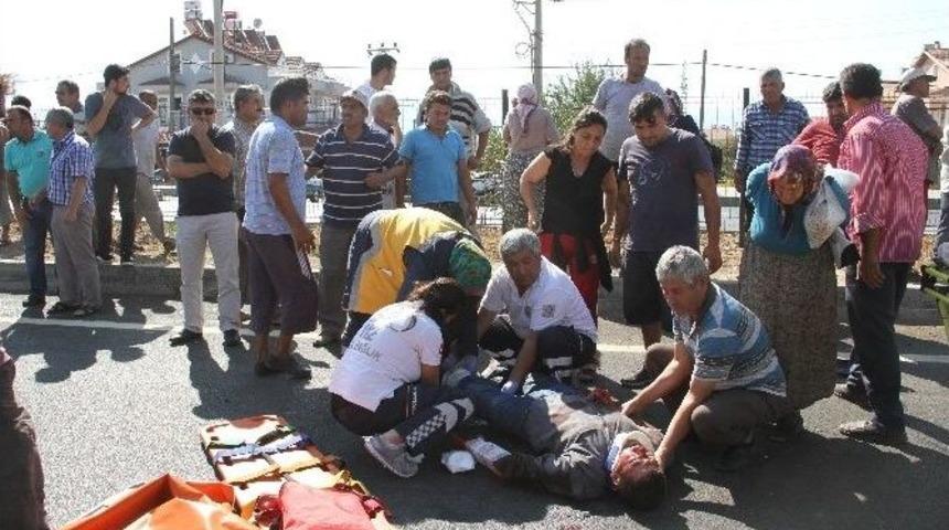 Fethiye&rsquo;de Kaza Sonarsı Halk Yolu Trafiğe Kapattı