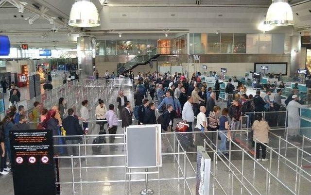 Atat&uuml;rk Havalimanı&rsquo;nda Sistem Arızası 1