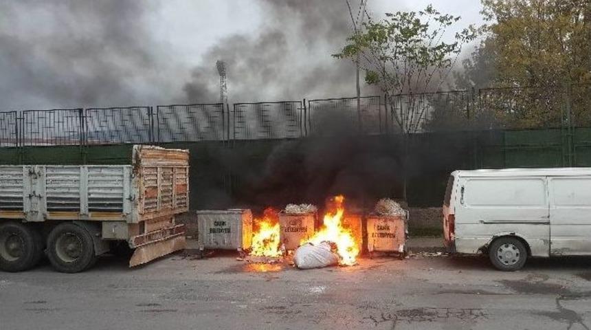 &Ccedil;&ouml;pteki Yangını Vatandaşlar S&ouml;nd&uuml;rd&uuml;