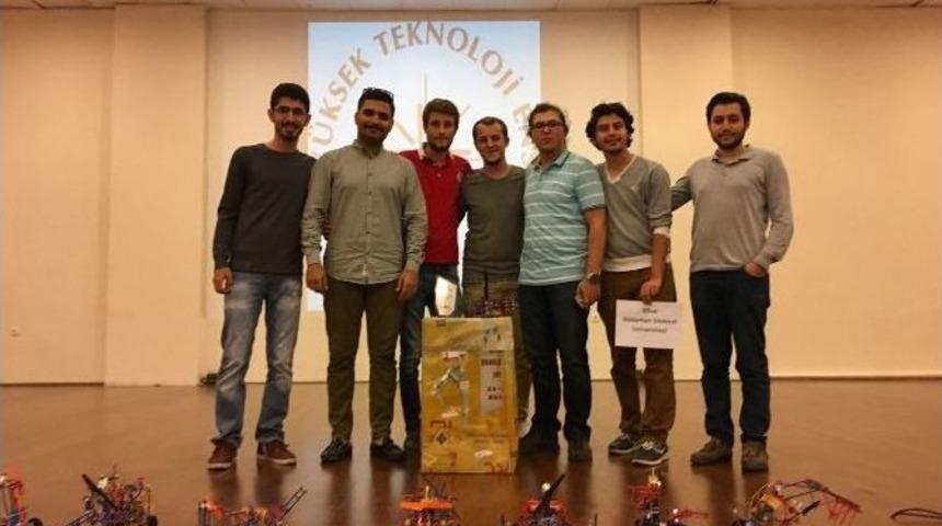 Sd&uuml; Ekibi Robot Yarışmasında Şampiyon