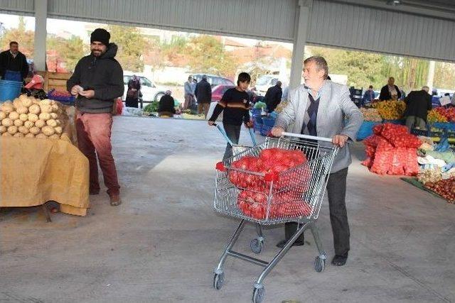 Sungurlu Belediyesi’nden Pazar Arabası Uygulaması