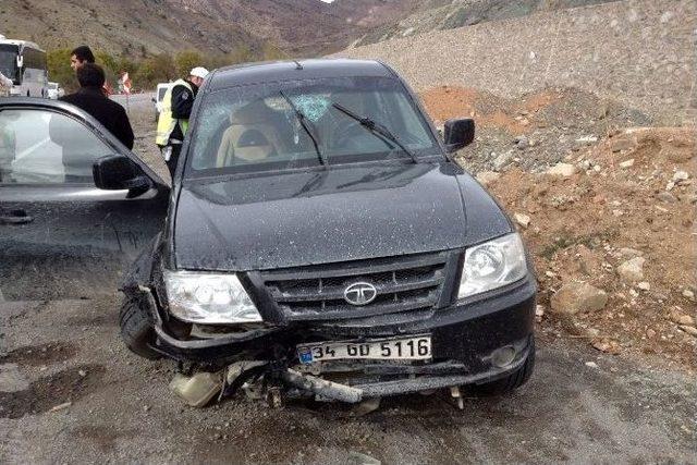 Gümüşhane’de Trafik Kazası: 3 Yaralı