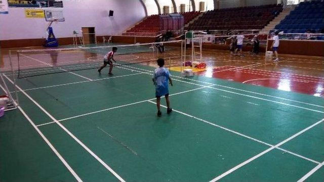 Aydın’da Cumhuriyet Haftası Badminton Müsabakaları Tamamlandı