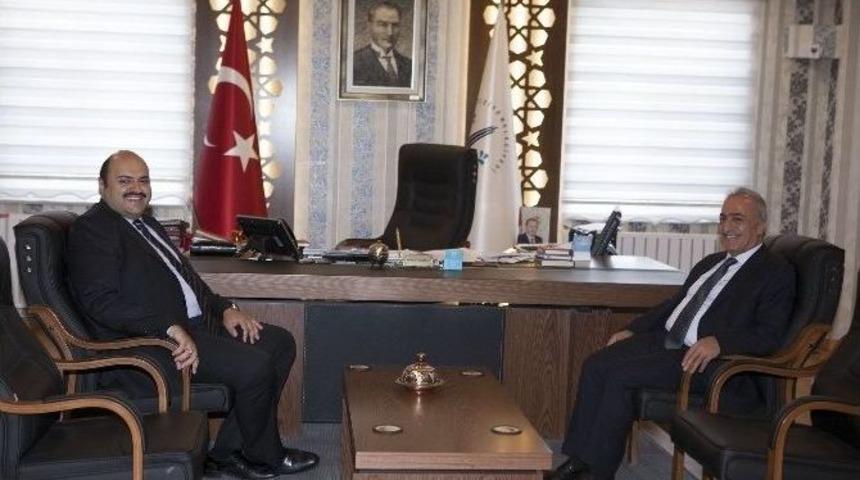 Rekt&ouml;r Prof. Dr. &Ouml;mer &Ccedil;omaklı İade-i Ziyaretlere Devam Ediyor