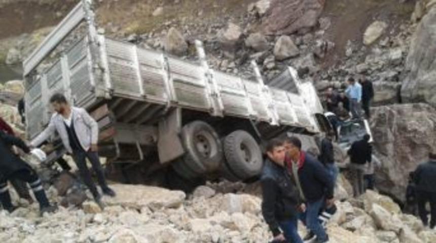 Y&uuml;ksekova&rsquo;da Trafik Kazası: 1 &Ouml;l&uuml;