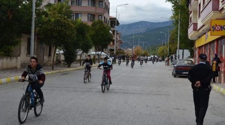 Kargı Panayırında Bisiklet Yarışması Yapıldı