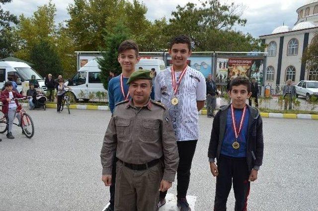 Kargı Panayırında Bisiklet Yarışması Yapıldı 1