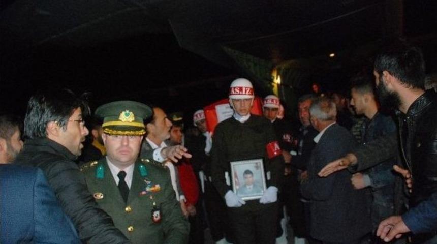 Şehit Uzman &Ccedil;avuş &Ccedil;e&ccedil;en&rsquo;in Cenazesi Tokat&rsquo;a Getirildi