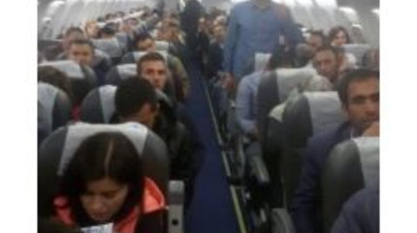 Anadolujet U&ccedil;ağı Van&rsquo;a İnemedi