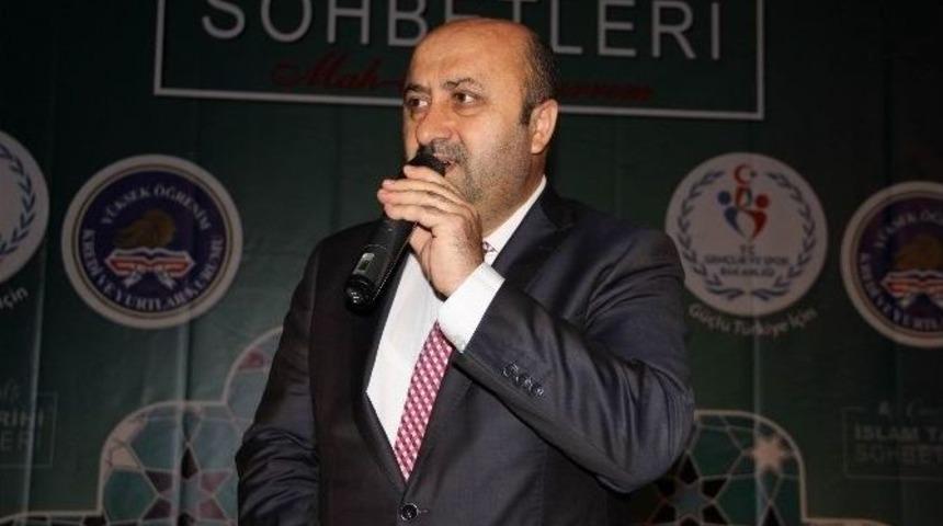 İlahiyat&ccedil;ı Yazar D&ouml;ngeloğlu, Nevşehir&rsquo;de &Ouml;ğrenciler İle Buluştu