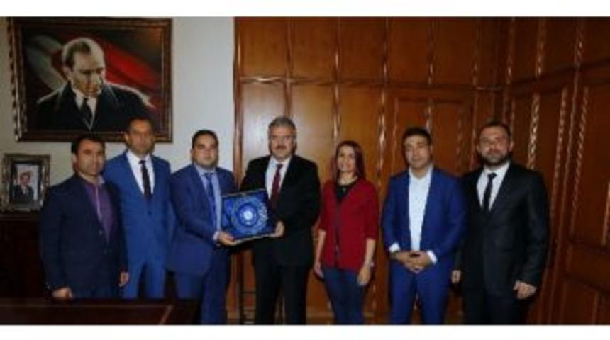 Sağlık&ccedil;ılar Vali Ayyıldız&rsquo;a Sorunlarını Anlattı