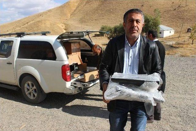 İnşaat Firmasından K&ouml;y Okullarına Yardım 1