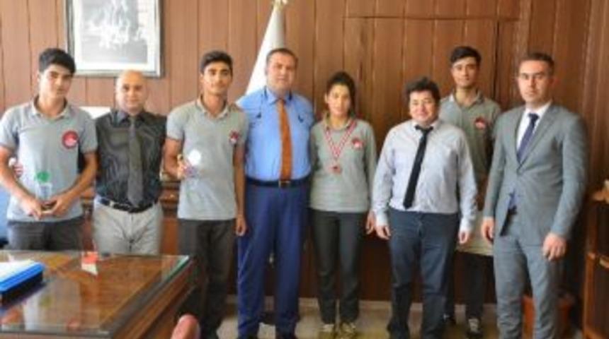 Abdulkadir Perşembe Vakfı Mesleki Ve Teknik Anadolu Lisesi&rsquo;nden M&uuml;d&uuml;r Koca&rsquo;ya Ziyaret