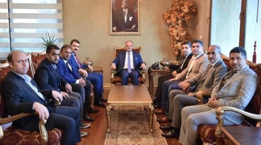 Vali &Ccedil;akacak, Ak Parti Akdeniz İl&ccedil;e Başkanı Ve Y&ouml;netim Kurulu &Uuml;yelerini Kabul Etti