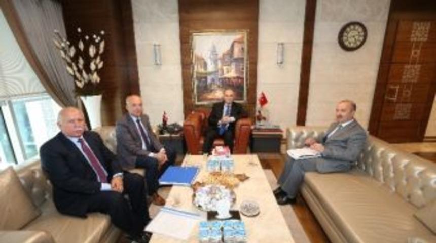 Bakan &Ouml;zl&uuml;&rsquo;den Dursunbey&rsquo;e Osb M&uuml;jdesi